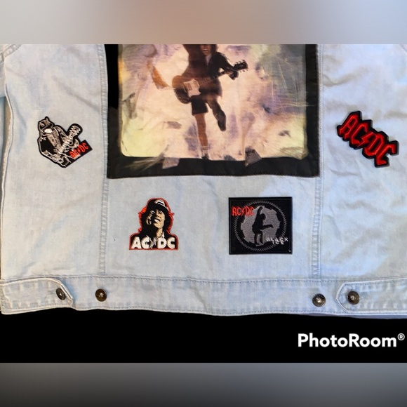 AC/DC DENIM JACKET EMBELLISHED WITH 17 PATCHES & 2 BUTTONS/PINS AND BACK ART - Picture 6 of 12